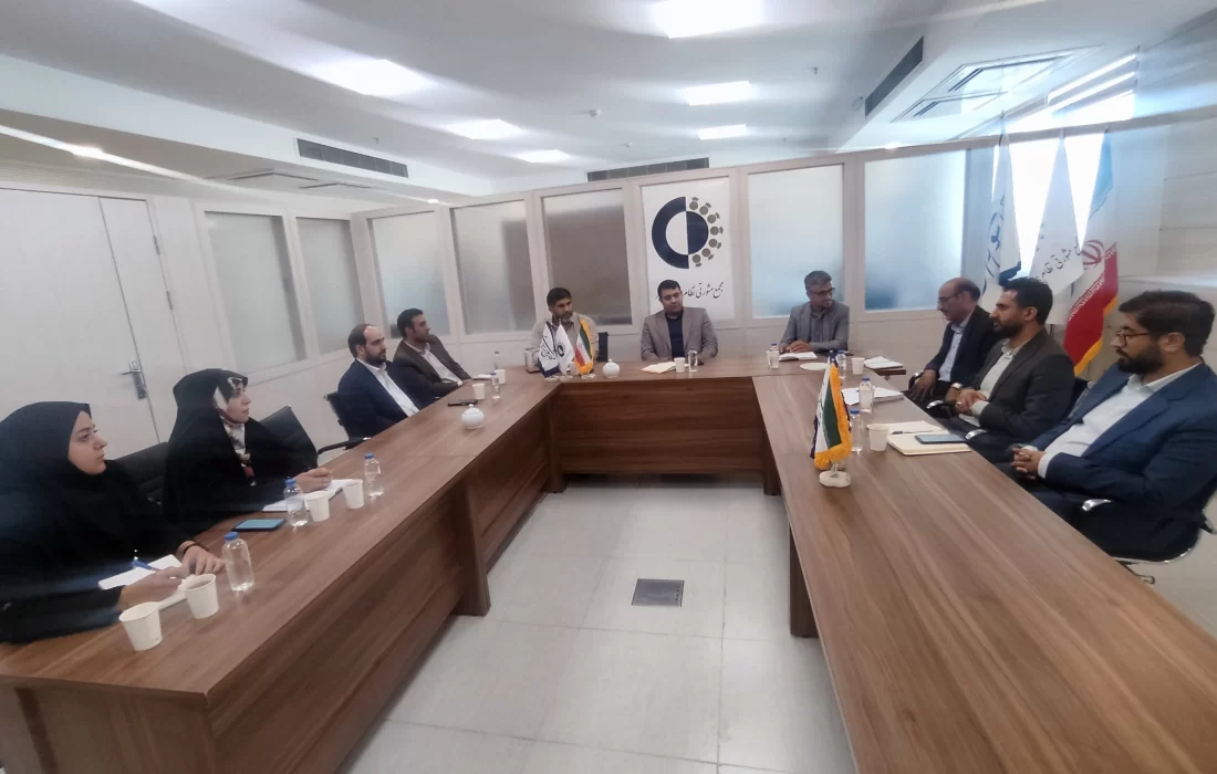 تبیین برنامه های آتی مجمع نظام مسائل کشور در نشست دبیران کمیسیونهای ملّی با دبیرکل مجمع