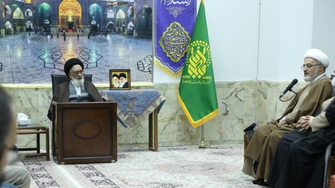 دیدار صمیمانه مجمع مشورتی نظام مسائل استان قم با تولیت حرم مطهرحضرت فاطمه معصومه (س)