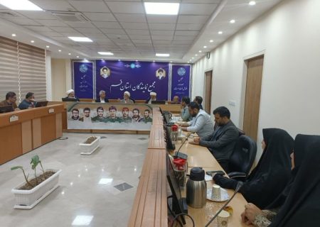 نشست صمیمانه اعضای مجمع مشورتی نظام مسائل و جمعی از اساتید و نخبگان دانشگاهی استان قم  با نماینده مردم در مجلس شورای اسلامی